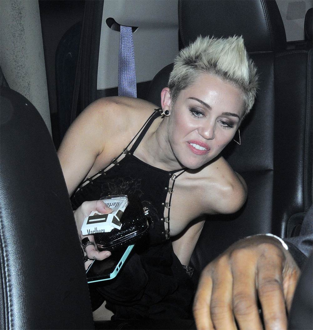 Miley cyrus nipple piercing - 🧡 70 горячих фото Майли Сайрус (Miley ...